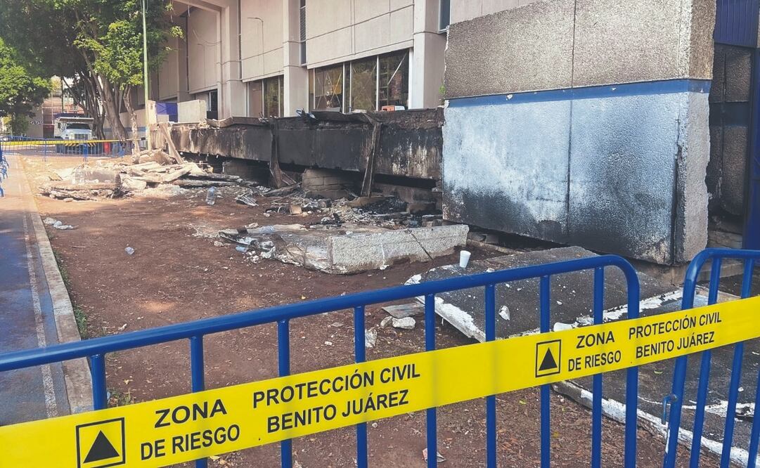 En las paredes se podían apreciar las marcas del humo negro que dejó el incendio en el Deportivo Benito Juárez. FOTOS: JUAN CARLOS WILLIAMS. EL UNIVERSAL