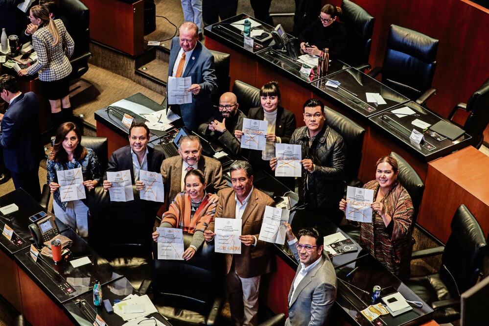 Todos los senadores de oposición, incluyendo a la bancada naranja, votaron contra la designación de una nueva integrante de la SCJN por su cercanía con el Presidente. Foto: Gabriel Pano / EL UNIVERSAL