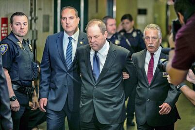 Weinstein gana batalla