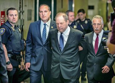 Weinstein gana batalla