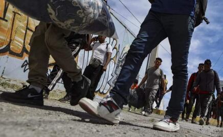 Embajada de EU refuerza mensaje de Trump y difunde campaña contra migrantes; “Ni siquiera lo pienses”, lanza advertencia 