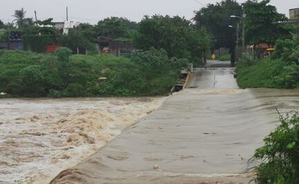 Lluvias inundan municipios del Istmo de Oaxaca; instalan refugios por riesgo de desborde de ríos