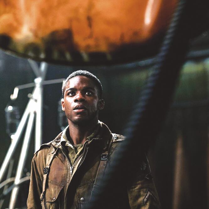 Jovan Adepo, protagonista del filme, encarna a un soldado de la Segunda Guerra Mundial. Foto: PARAMOUNT PICTURES