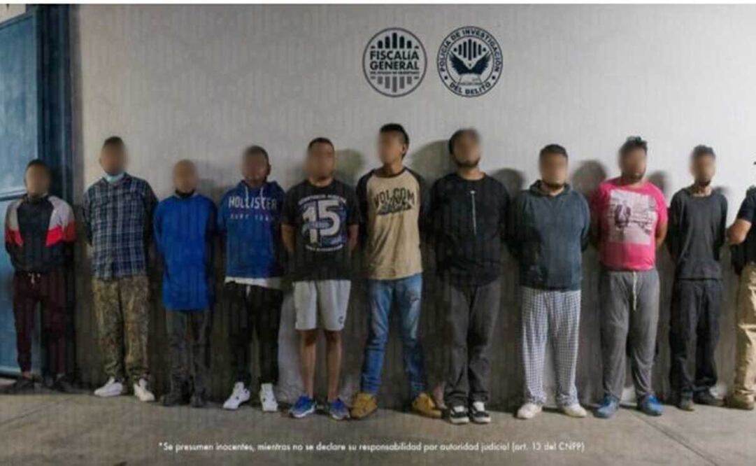 En los cateos, se aseguraron 82 prendas deportivas con logos del equipo de Querétaro, 4 pares de tenis -algunos con posibles manchas de sangre. FOTO ESPECIAL