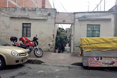 Tras sismo afectados regresan a su casa