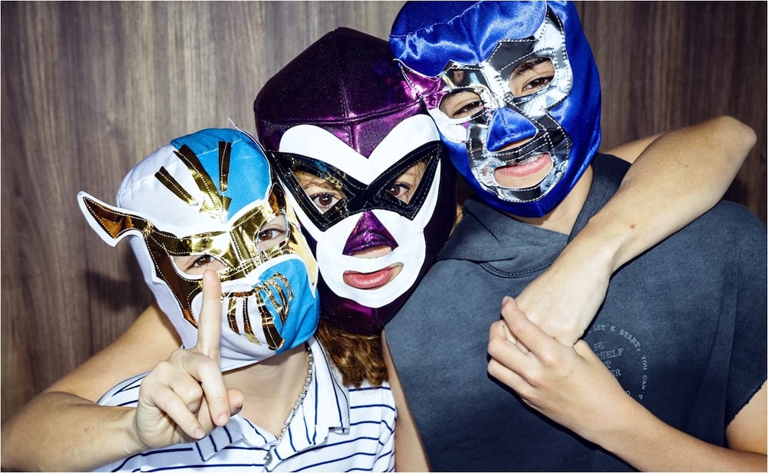 FOTO: ESPECIAL - Shakira presume su amor por México; utiliza máscara de lucha libre