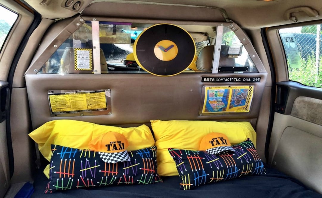 Las furgonetas y el taxi están equipados con sábanas limpias, cortinas y un ventilador. (Foto: Airbnb)