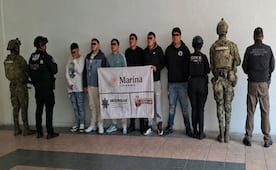 Marina y Policía detienen a 24 jóvenes en Ecatepec; aseguraron armas de uso exclusivo y vehículos de lujo
