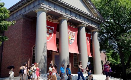 ​Gobierno de Trump respalda demanda a Harvard por discriminar a estudiantes asiáticos