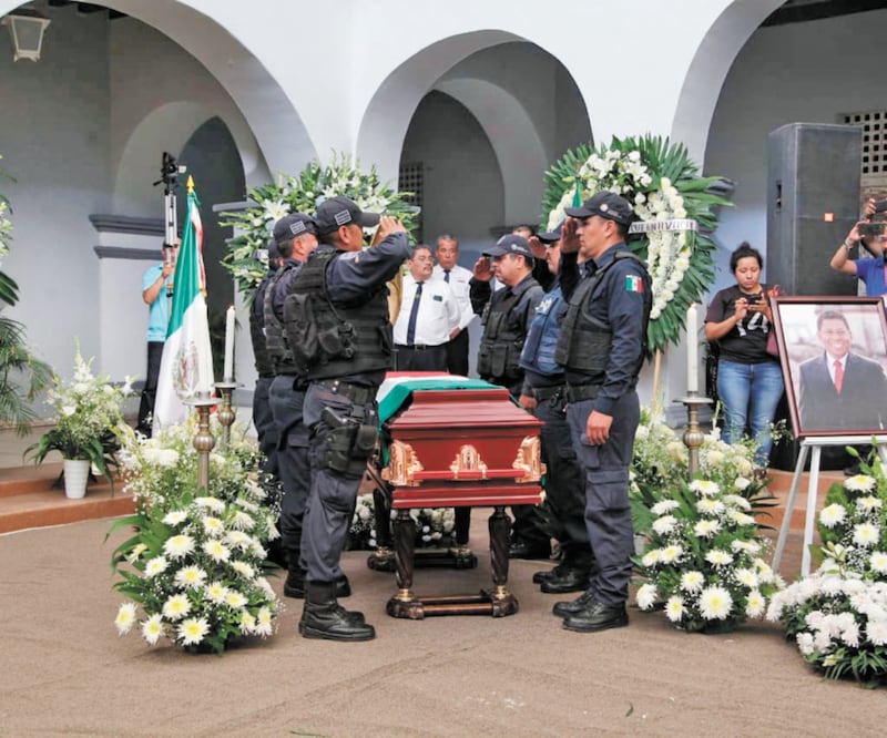 En el Museo de la Ciudad de Cuernavaca se le rindió un homenaje de cuerpo presente a Juan David Juárez López, quien ya había sido designado encargado de despacho de Seguridad Ciudadana, dijo el alcalde Antonio Villalobos. Foto/ ESPECIAL 
