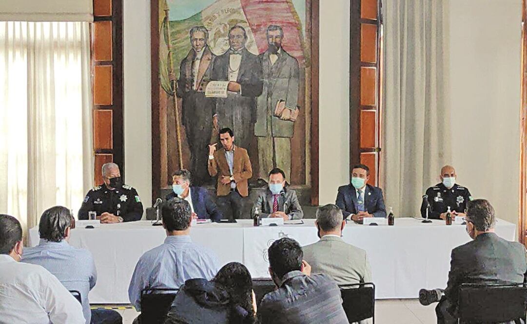 Al reunirse para analizar el plan, autoridades municipales aseguran que la nueva corporación no reemplazaría a la Policía Metropolitana. Foto: ESPECIAL