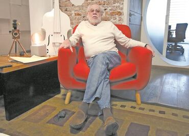 Luis de Llano escribe sobre sus exilios