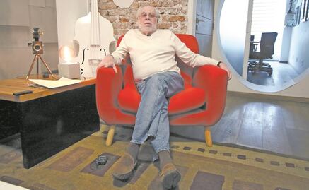 Luis de Llano escribe sobre sus exilios