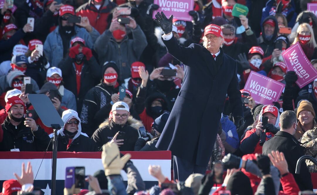 Trump confirmó que intentará que el recuento de los votos por correo se detengan tan pronto como cierren las urnas el martes. Foto: AFP