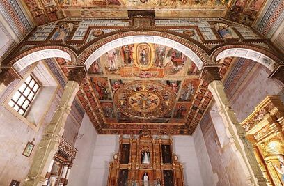 Encuentran las pinturas originales del Templo de Santa María Huiramangaro, Pátzcuaro