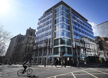 Juez autoriza registrar las oficinas de Cambridge Analytica