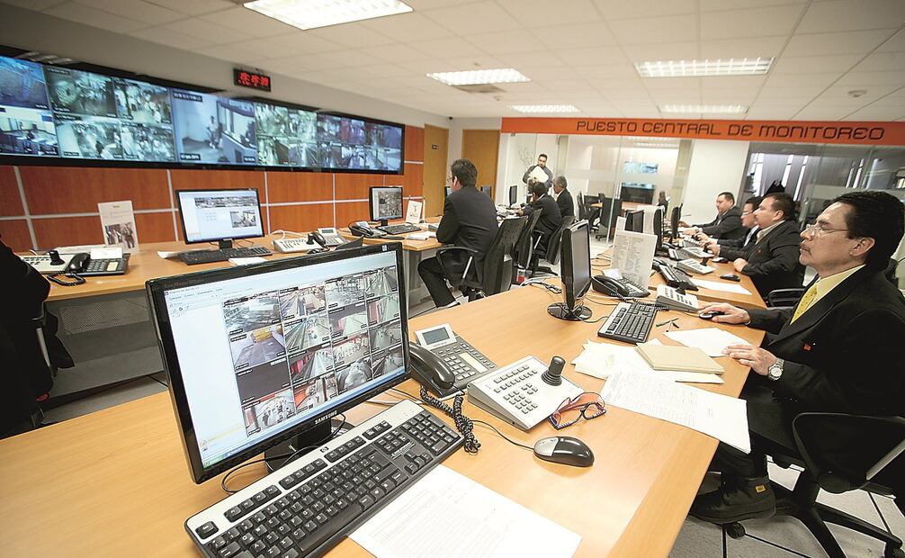 Ante el inicio de las campañas electorales del próximo 2 de junio, las cámaras del C5 serán el conducto para las peticiones de seguridad de los y las candidatas. Foto: EL UNIVERSAL