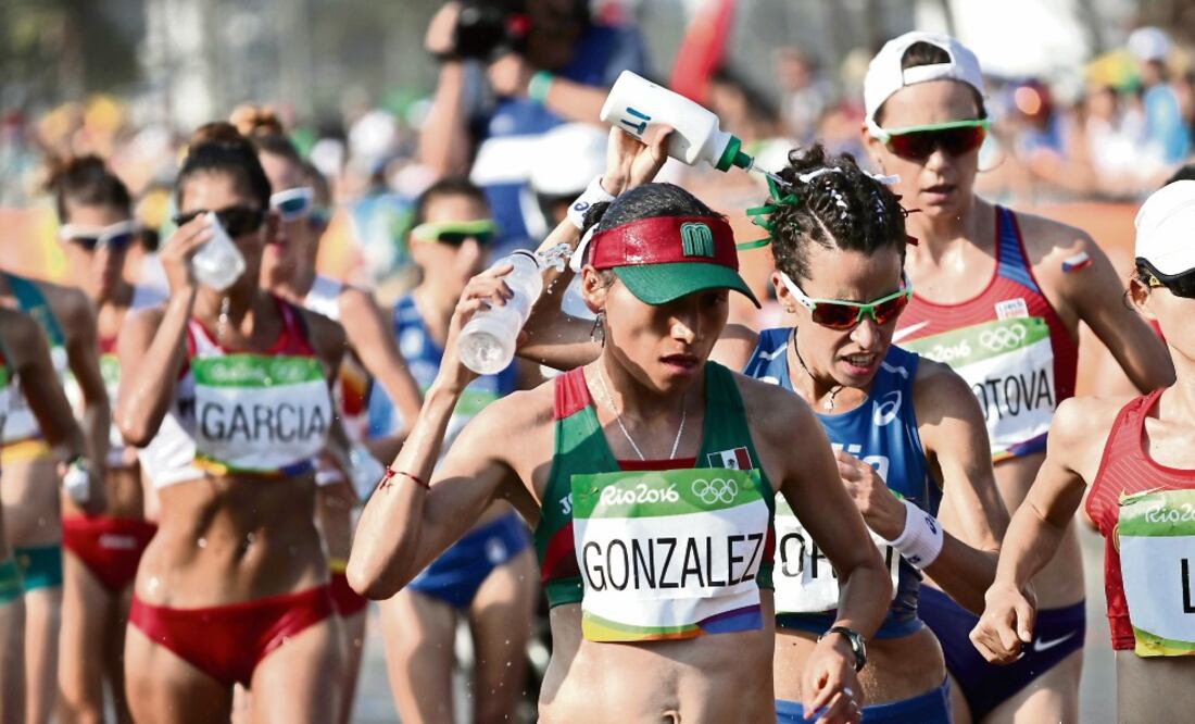 Lupita tiene un problema en la zona de las lumbares (IVAN STEPHENS. EL UNIVERSAL)