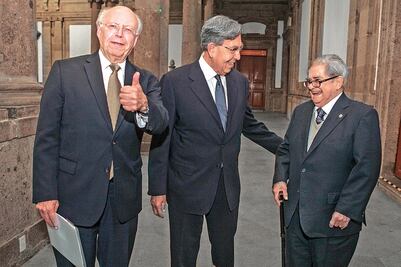 Reconocen labor de Miguel León-Portilla