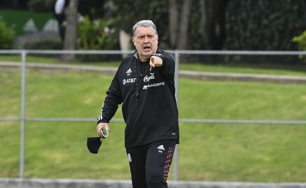 'Tata' Martino fue operado de la retina; no estará con la Selección Mexicana