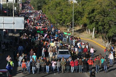 Oaxaca: Maestros marchan a la Ciudad Administrativa