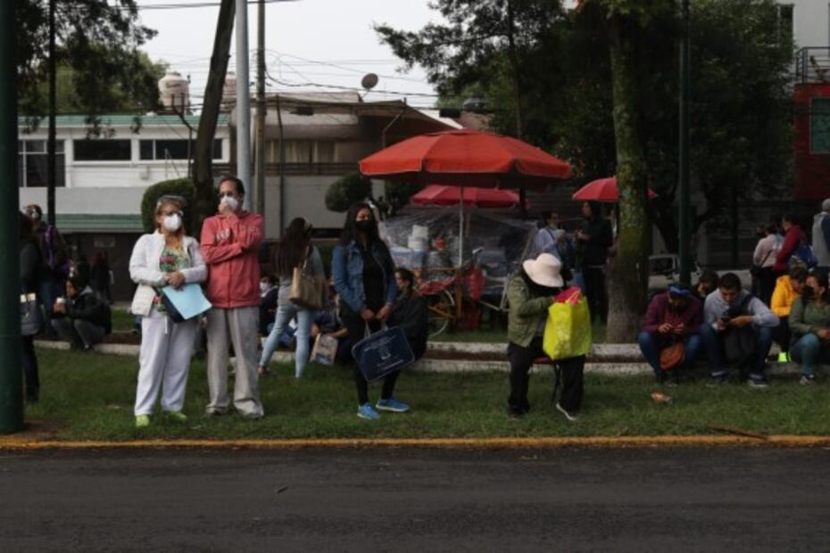 Fotos. Con caretas, gel antibacterial y cubrebocas, así se aplica el examen de Comipems