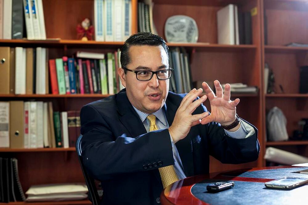 Eduardo Rovelo Pico, explicó que de los 38 asuntos sólo cuatro de ellos resultaron improcedentes por falta de elementos, el resto se remitieron al IEDF. Foto Yadín Xolalpa/EL UNIVERSAL