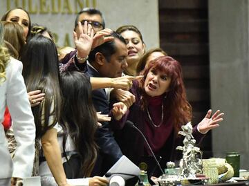 Diputadas manotean y se empujan por conflicto Palestina-Israel; Kenia López Rabadán pide dos minutos de silencio