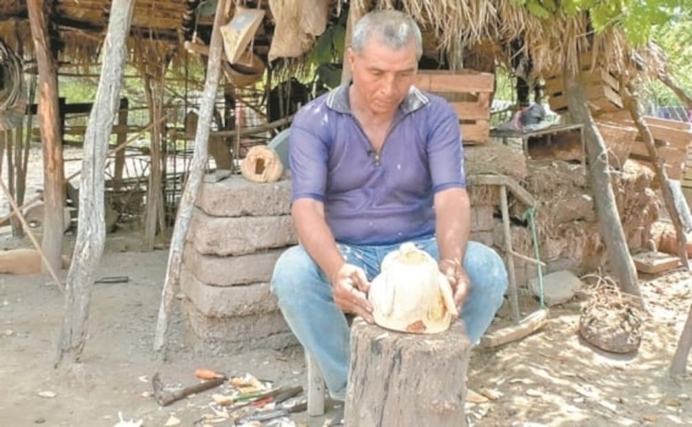 Artesanos de máscaras de madera en Guerrero luchan por sobrevivir