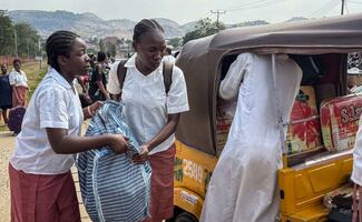 Escapan 50 estudiantes secuestrados en iglesia católica de Nigeria; más de 250 siguen cautivos 