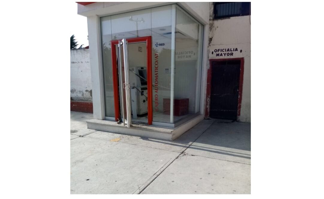 Hidalgo. 20 hombres armados roban cajero; reportan dos policías muertos