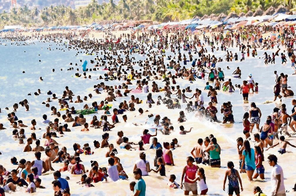 El puerto de Acapulco se ha consolidado como el destino favorito del turismo nacional y tiene avances en la recuperación del internacional, según su alcalde. (ARCHIVO EL UNIVERSAL)