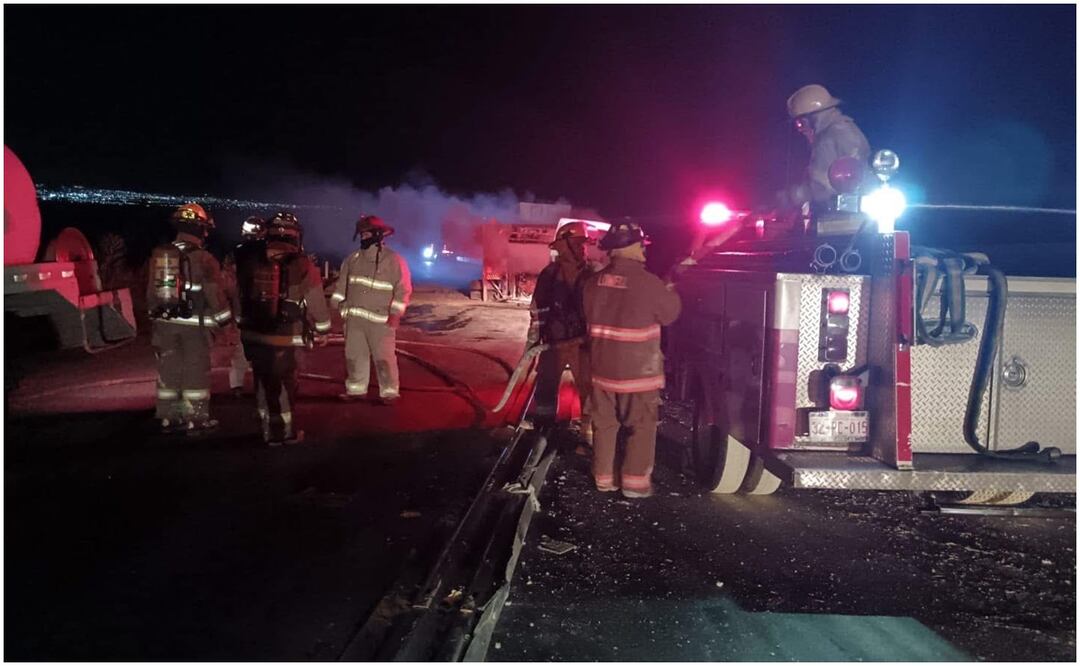 Vuelca tractocamión con material peligroso en carretera Zacatecas-Aguascalientes (5/12/2024). Foto: Especial