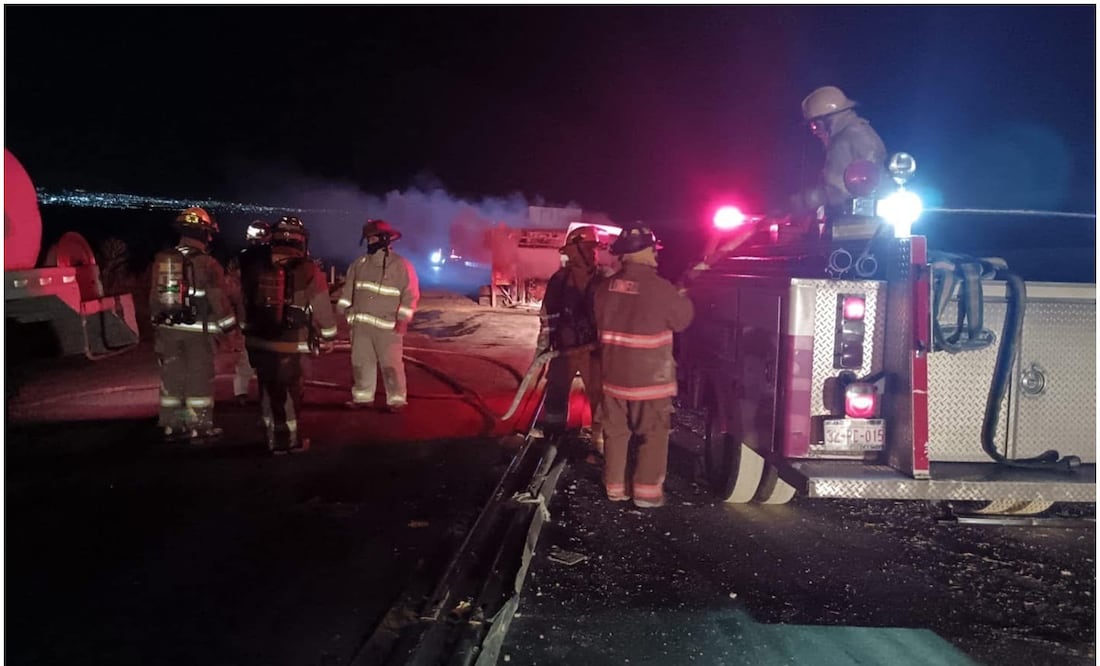 Vuelca tractocamión con material peligroso en carretera Zacatecas-Aguascalientes (5/12/2024). Foto: Especial