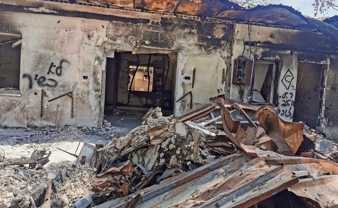 En Nir Oz hay decenas de casas que fueron incendiadas por los militantes de Hamas. Foto: Ángel Santamaría