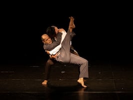 Oscar Ruvalcaba, fuera de cualquier molde