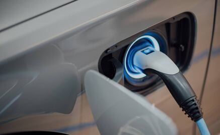 Carga universal: alianza busca recargas de autos eléctricos más simples