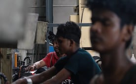 En India trabajadores entrenan con videos a robots de inteligencia artificial; es para que realicen empleos humanos