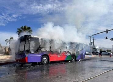 Incendian camiones en Los Cabos