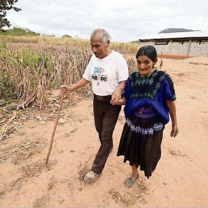 Tras su liberación, Tomás se siente bendecido de vivir con su esposa, Manuela Gómez Sántiz, en su hogar de Palo Seco. Fotos: Fredy Martín