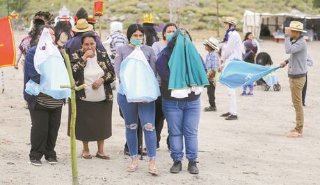 Imponen su tradición frente a contingencia