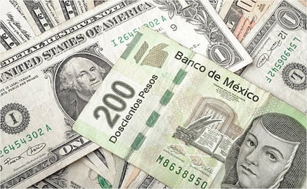 Dólar gana terreno al peso por cuarta ocasión; analistas explican que es por expectativas sobre decisiones de Banxico