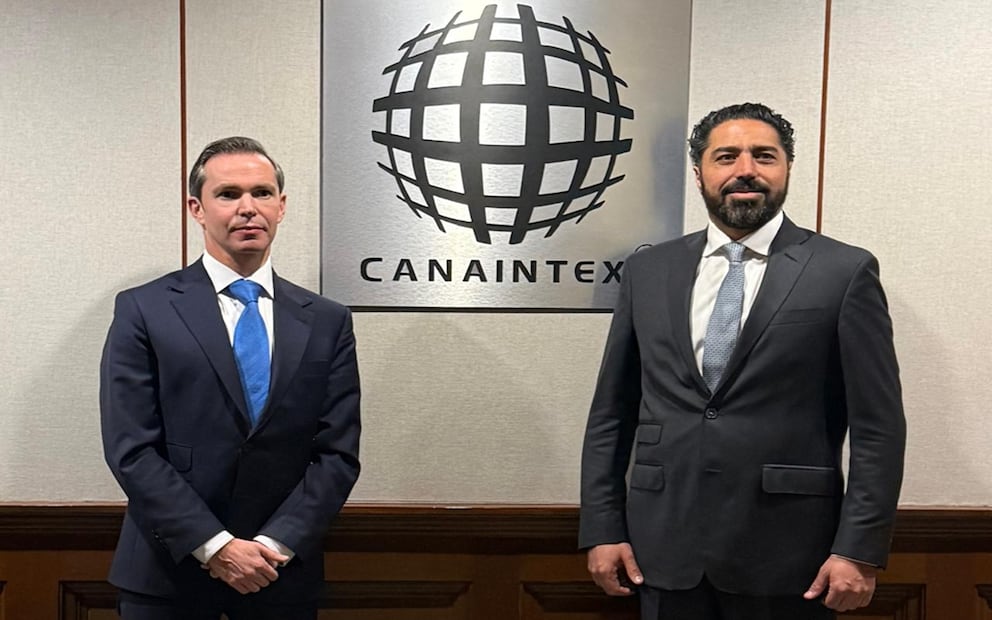 De acuerdo con el presidente saliente y entrante de la Canaintex, Rafael Zaga, y Rafael Torre Lamuño, respectivamente, la industria logró frenar su caída tras trimestres consecutivos con resultados negativos e impacto al empleo. Foto: Ivette Saldaña