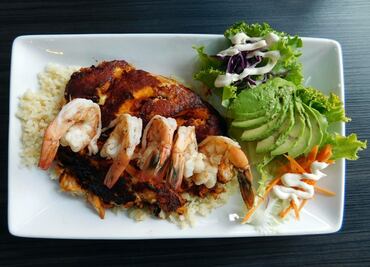 Come mariscos sinaloenses en la CDMX