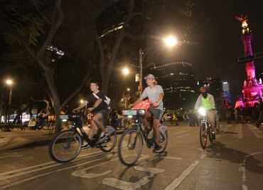 Paseo Nocturno en CDMX; disfruta 20 km de cultura y deporte sobre ruedas