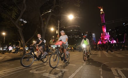 Paseo Nocturno en CDMX; disfruta 20 km de cultura y deporte sobre ruedas