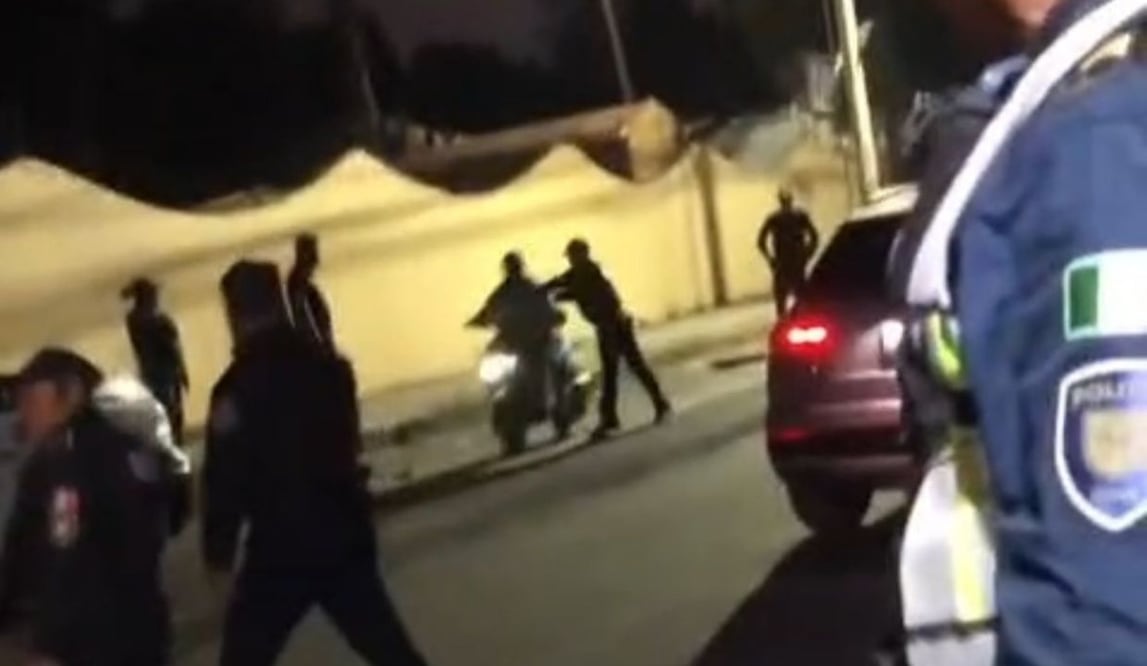 Video muestra caída de motociclista en revisión policial en Topilejo; Asuntos Internos investiga actuación de SSC. Foto: Especial