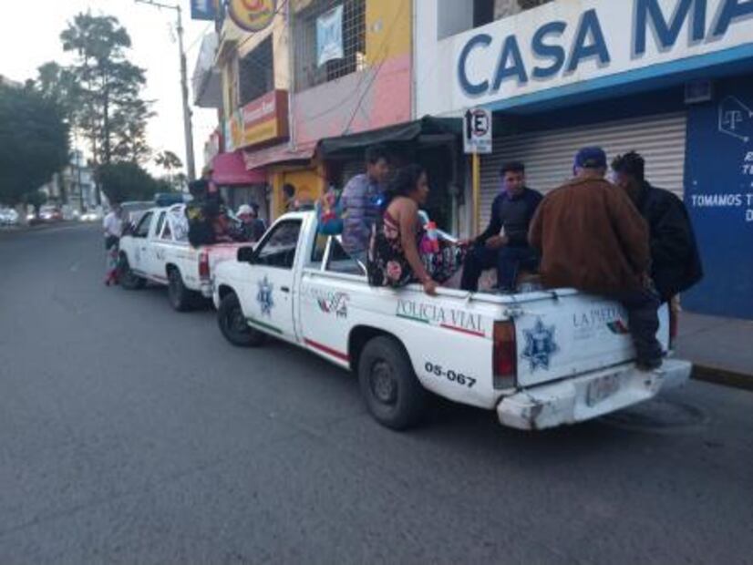 Migrantes hondureños pasan por La Piedad, Michoacán