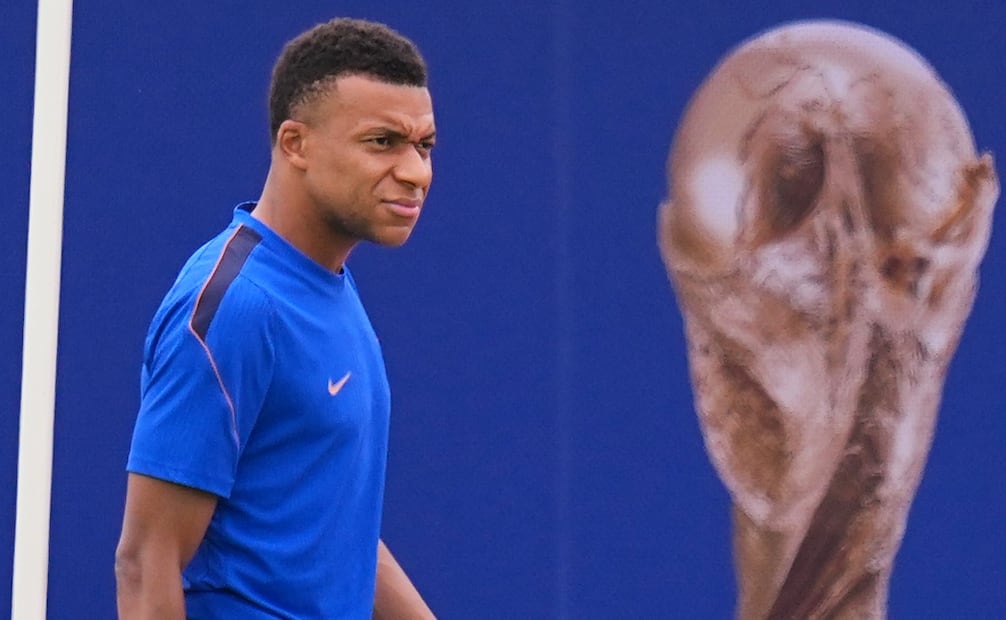 Kylian Mbappé al acecho de la marca de Cafú. FOTO: AP