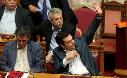 Parlamento griego aprueba ley de austeridad